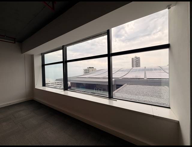 148M² OFFICE TO LET IN SEA POINT
